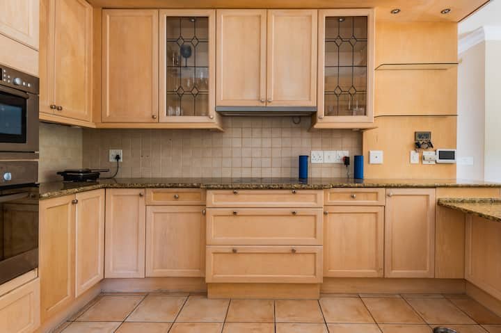 To Let 4 Bedroom Property for Rent in Hout Bay Western Cape